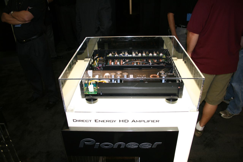 Illustration for article titled Pioneer Elite SC-09TX Amp and Receiver Kicks Audio Arse